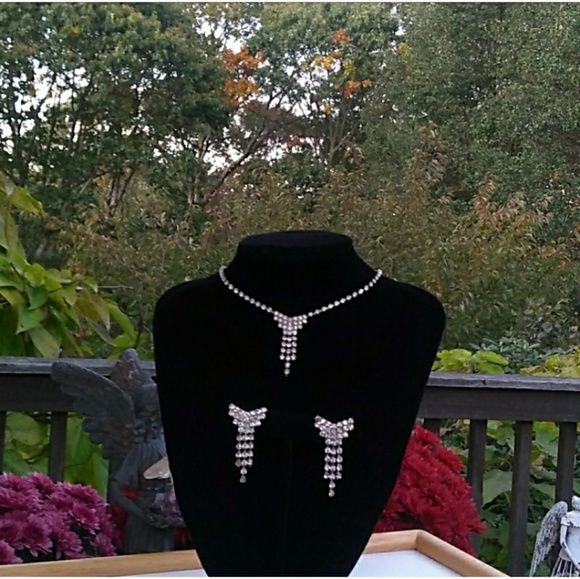 VINTAGE Rhodium Pl Crystal Rhinestone Tassel SET - Picture 2 of 8